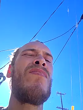 Leshok online show from November 7, 2025, 7:18 pm