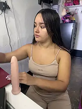 Snapshot of Luciaparker03 chatting on February 8, 2026, 8:17 pm Luciaparker03 online show from February 8, 2026, 8:17 pm