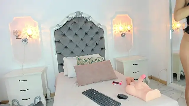 Alison Carde05 online show from September 13, 2025, 7:14 pm