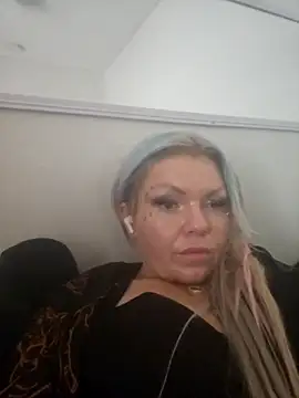 Snapshot of playboyequal chatting on April 14, 2026, 9:31 pm playboyequal online show from April 14, 2026, 9:31 pm