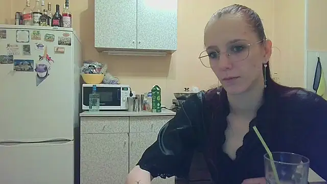 Lucy Divine online show from November 24, 2025, 12:10 am