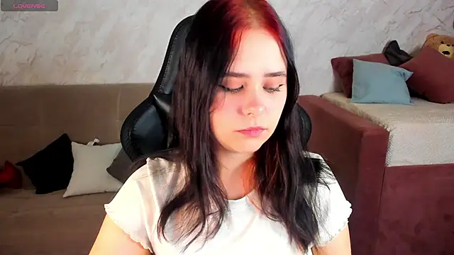 Alis Platt online show from September 21, 2025, 1:11 am