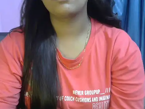 Queenxxx98 online show from September 16, 2025, 7:04 pm