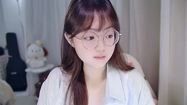 YUANYUAN-A online show from March 18, 2026, 12:19 pm