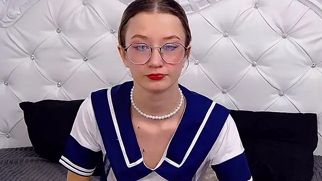 MaeLili online show from December 15, 2025, 12:49 am