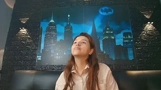 Snapshot of Skylar__Desire chatting on November 5, 2025, 1:25 pm Skylar Desire online show from November 5, 2025, 1:25 pm