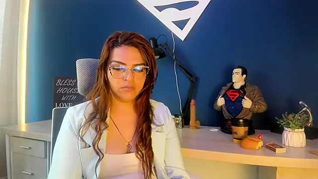 Snapshot of Skylar__Desire chatting on October 17, 2025, 2:30 pm Skylar Desire online show from October 17, 2025, 2:30 pm