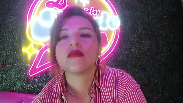 Snapshot of Skylar__Desire chatting on October 20, 2025, 11:33 am Skylar Desire online show from October 20, 2025, 11:33 am