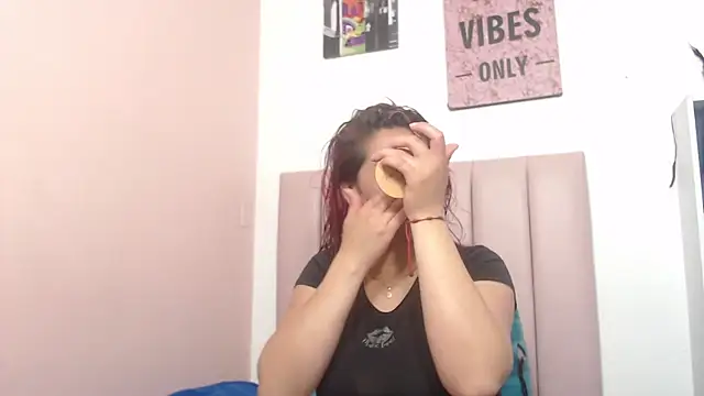 Chloe Wiild online show from November 2, 2025, 3:22 am