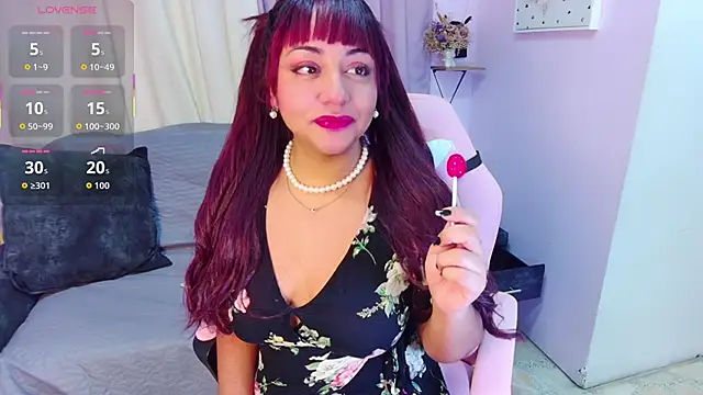 Snapshot of DaniniAnderson chatting on October 13, 2025, 3:30 am DaniniAnderson online show from October 13, 2025, 3:30 am