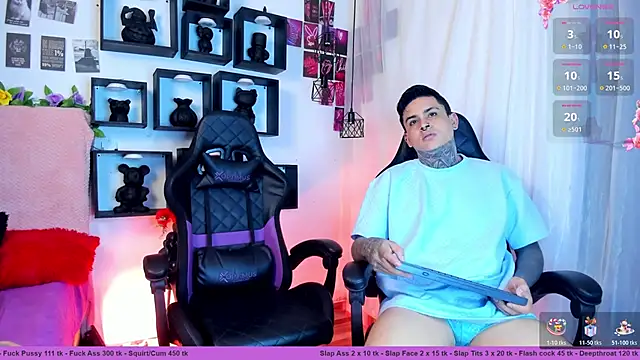 Sarahandzack online show from November 12, 2025, 6:28 am