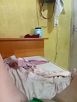 Snapshot of Ravena2290 chatting on September 21, 2025, 7:41 pm Ravena2290 online show from September 21, 2025, 7:41 pm