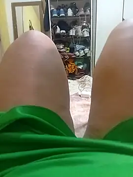 Snapshot of Ravena2290 chatting on October 6, 2025, 7:09 am Ravena2290 online show from October 6, 2025, 7:09 am