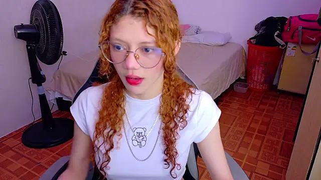 Snapshot of Birdie_0 chatting on September 17, 2025, 1:46 pm Birdie 0 online show from September 17, 2025, 1:46 pm