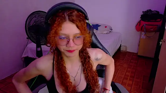 Snapshot of Birdie_0 chatting on October 31, 2025, 1:19 pm Birdie 0 online show from October 31, 2025, 1:19 pm