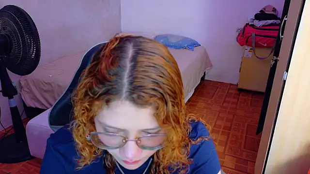 Snapshot of Birdie_0 chatting on November 15, 2025, 1:26 pm Birdie 0 online show from November 15, 2025, 1:26 pm