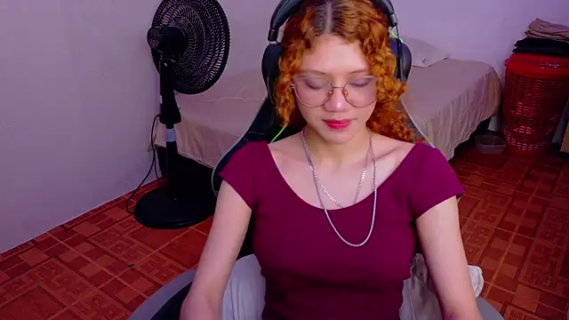 Snapshot of Birdie_0 chatting on September 23, 2025, 1:51 pm Birdie 0 online show from September 23, 2025, 1:51 pm