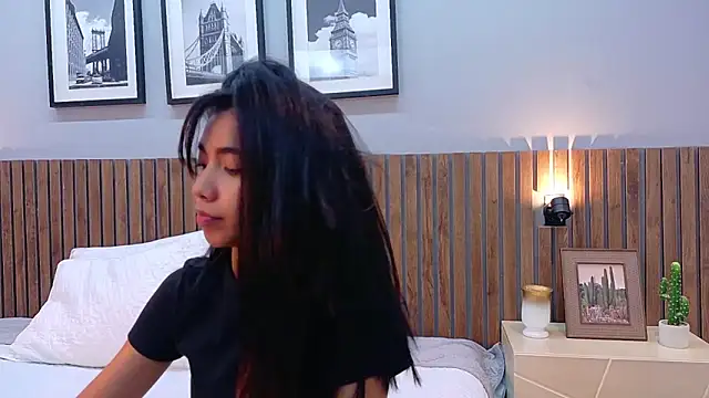 Snapshot of luna_roja25 chatting on February 24, 2026, 1:01 pm luna roja25 online show from February 24, 2026, 1:01 pm