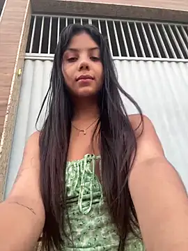 aline2007 online show from November 23, 2025, 8:13 am