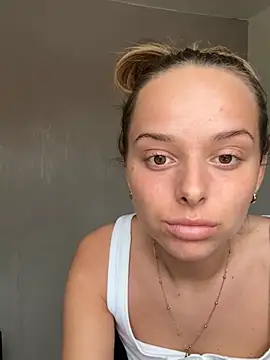 Snapshot of KayleeBella chatting on April 12, 2026, 1:58 pm KayleeBella online show from April 12, 2026, 1:58 pm