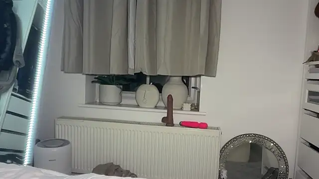 KayleeBella online show from October 28, 2025, 9:36 pm