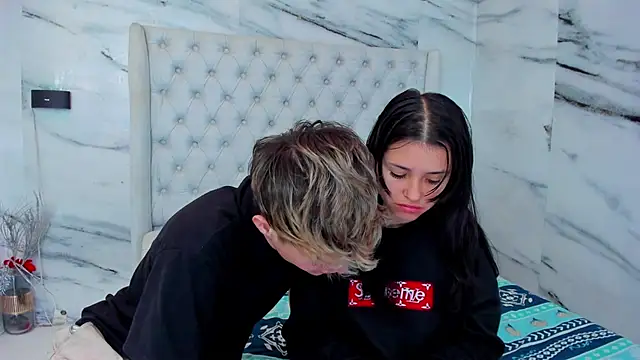 Ari and Storm online show from November 19, 2025, 2:28 pm