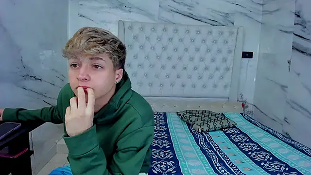 Ari and Storm online show from October 10, 2025, 1:45 pm