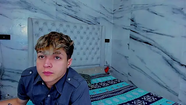 Ari and Storm online show from November 12, 2025, 1:15 pm