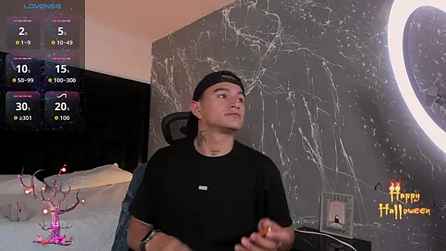 LiamDeep online show from October 16, 2025, 9:01 pm