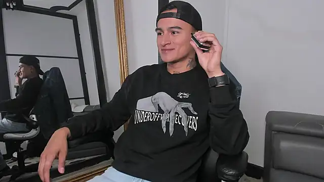 LiamDeep online show from September 30, 2025, 4:57 pm