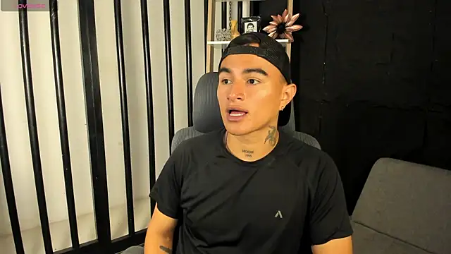 LiamDeep online show from September 19, 2025, 1:20 am