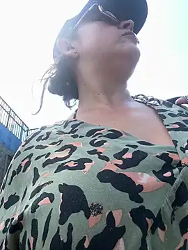 Snapshot of sophie_lopez1 chatting on February 11, 2026, 4:40 pm sophie lopez1 online show from February 11, 2026, 4:40 pm