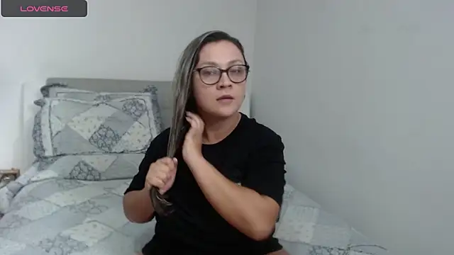 sophie lopez1 online show from January 28, 2025, 3:15 am