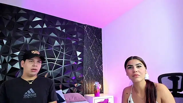 Snapshot of KimberlyLoren chatting on September 20, 2025, 1:05 pm KimberlyLoren online show from September 20, 2025, 1:05 pm