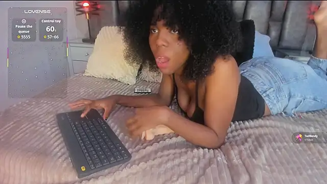 AmiraMorgan online show from October 18, 2025, 3:52 am