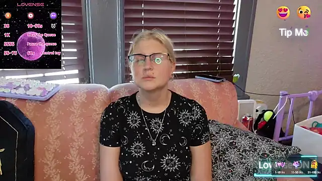 samanthamalichite online show from September 29, 2025, 9:09 pm