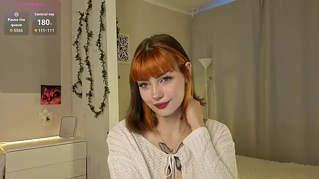 PurrrBerry online show from October 6, 2025, 4:35 am