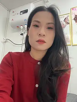 Baby-mmm online show from November 22, 2025, 4:33 am