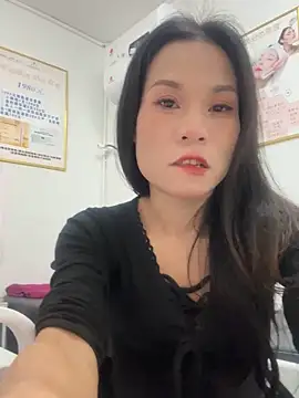 Baby-mmm online show from November 30, 2025, 3:51 am