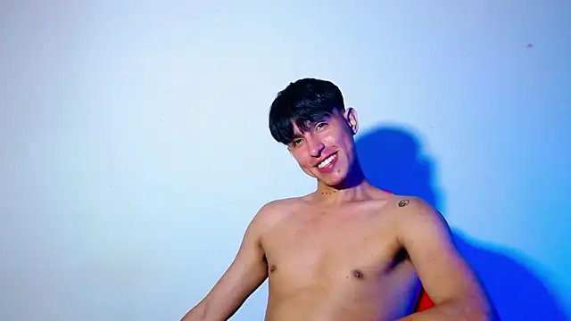 rowanbigboy23 online show from November 13, 2025, 3:21 am