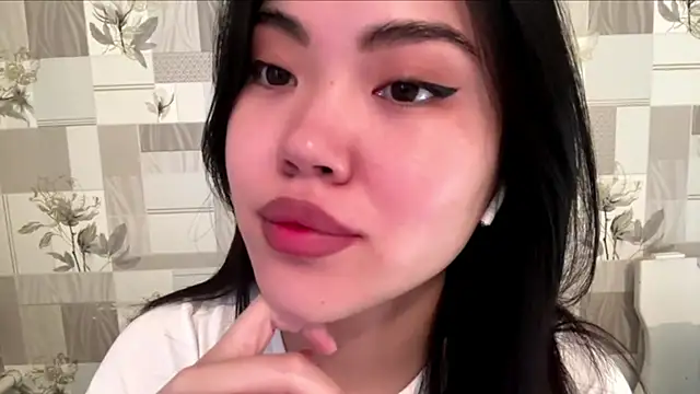 MIMIMary online show from October 9, 2025, 3:07 am