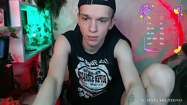 frozen boy online show from November 3, 2025, 4:43 pm