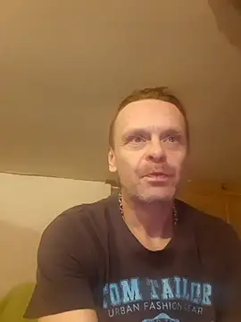 Snapshot of Kuba_Gd chatting on February 11, 2025, 12:17 am Kuba Gd online show from February 11, 2025, 12:17 am