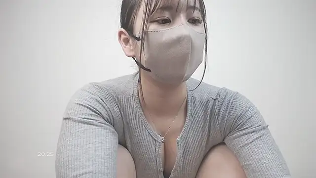 CocoaMilk18 online show from April 9, 2026, 11:27 am