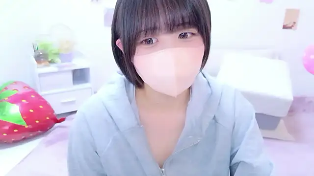 Hinata Sun online show from May 8, 2026, 9:51 pm