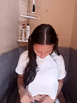 Lahila  online show from April 18, 2026, 8:42 pm