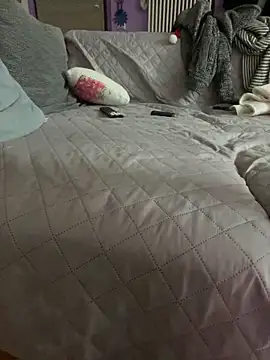 bananasex204 online show from December 19, 2025, 4:09 pm