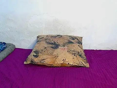 SlenderCaramelBabexx online show from September 13, 2025, 4:45 am