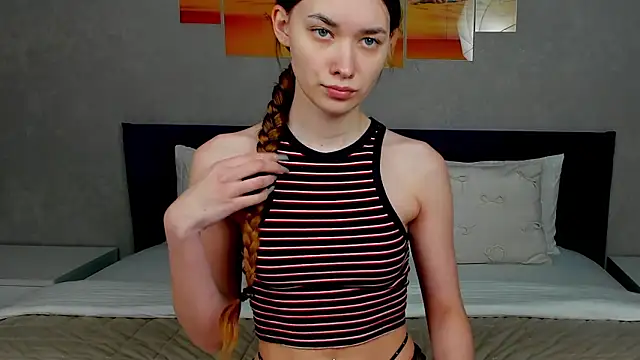 AmadaReine online show from February 26, 2026, 4:01 am