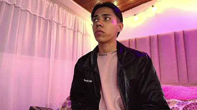 camilo nom online show from November 11, 2025, 4:29 am